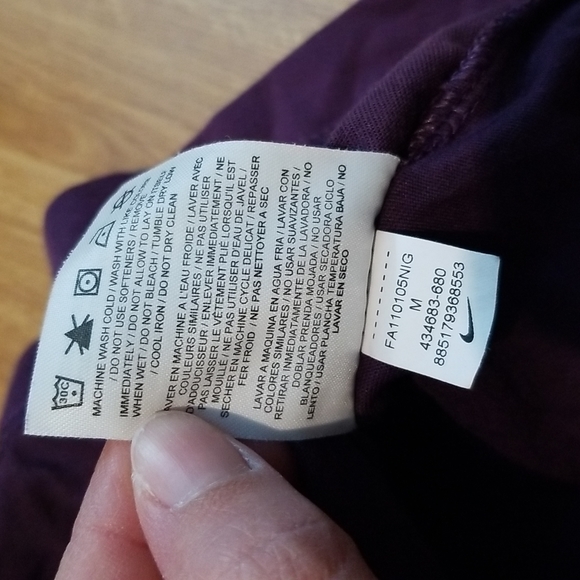 Nike Dri-Fit purple short sleeve basic workout shirt medium - Picture 7 of 10